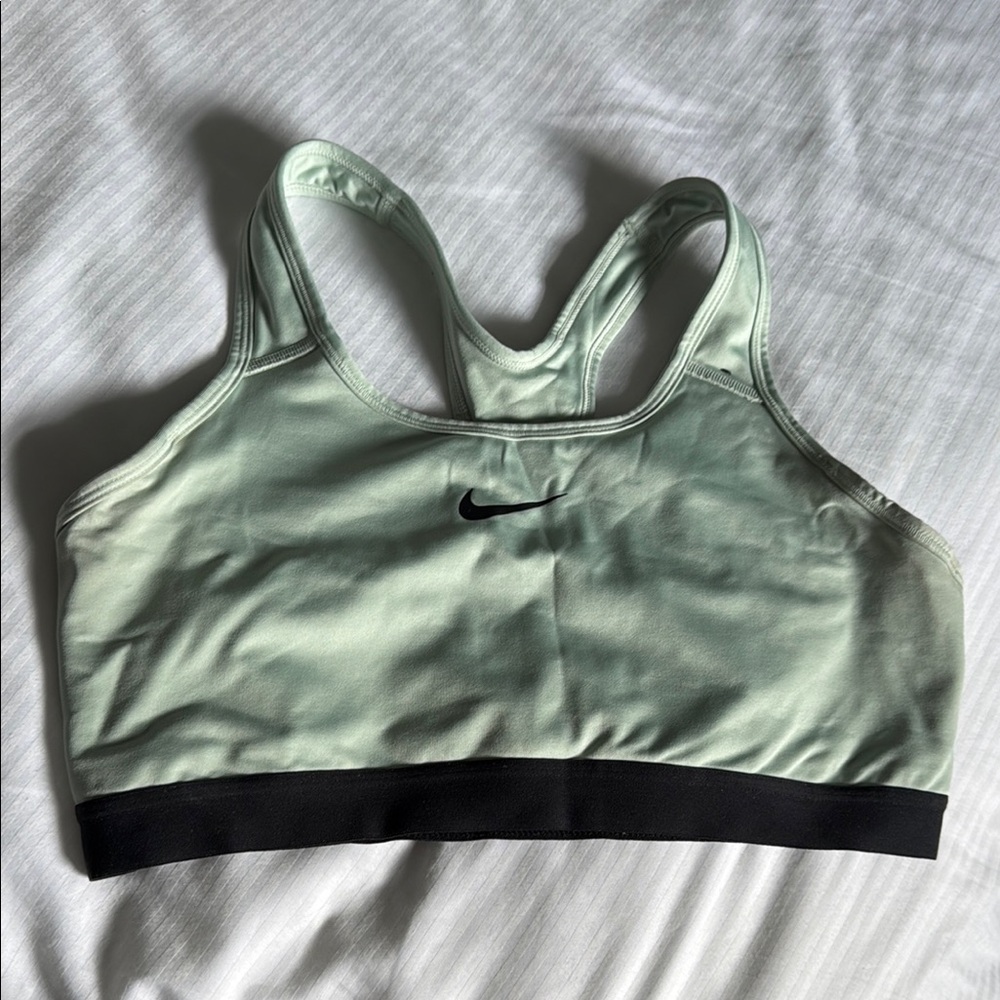 Nike Green and Black Sports Bra for High Impact